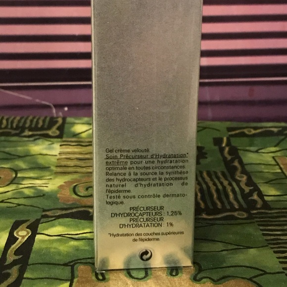 Yves Saint Laurent Absolute hydration 30 ML - Picture 3 of 5